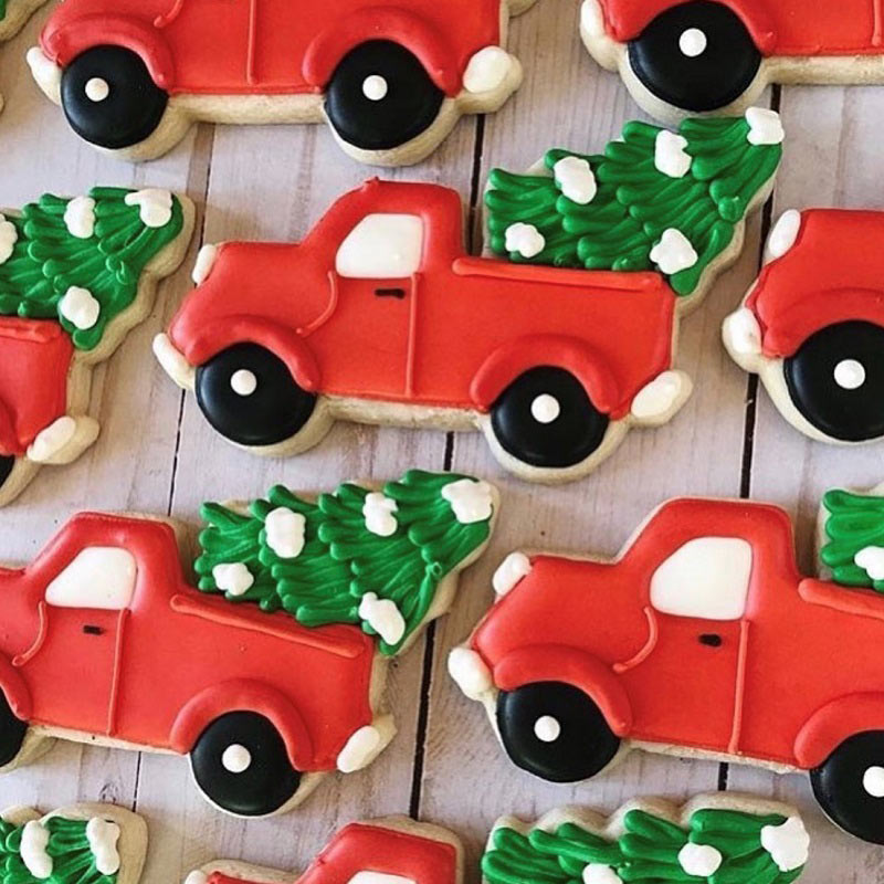 Cookie Cutter Vintage Truck With Tree 5in