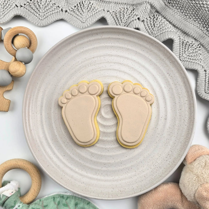 Stamp Debosser With Cutter Baby Feet Set