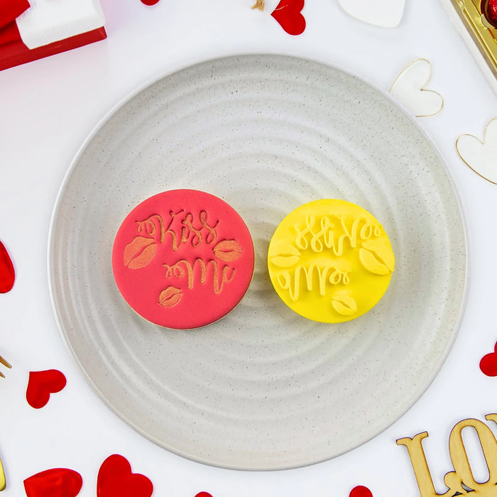 Stamp Embosser Kiss Me