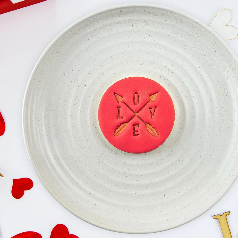 Stamp Embosser Love With Arrows