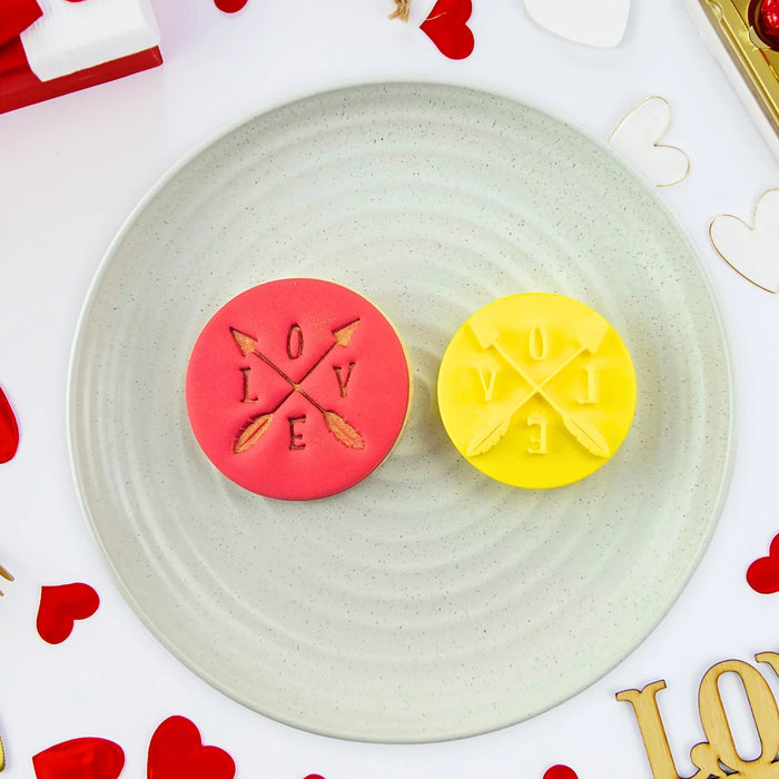Stamp Embosser Love With Arrows