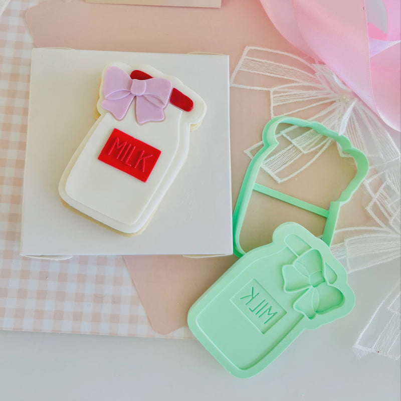 Layer Set 'Sweet P' Milk Bottle