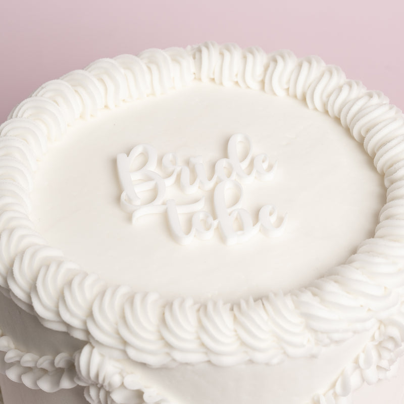 Dressed Cake Lambeth Round