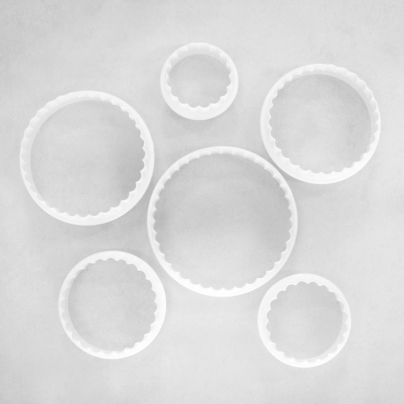 Plastic Cutter Plain/Scalloped Circle 6pc