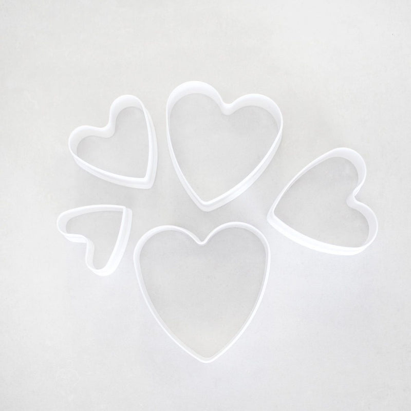 Plastic Cutter Heart 5pc