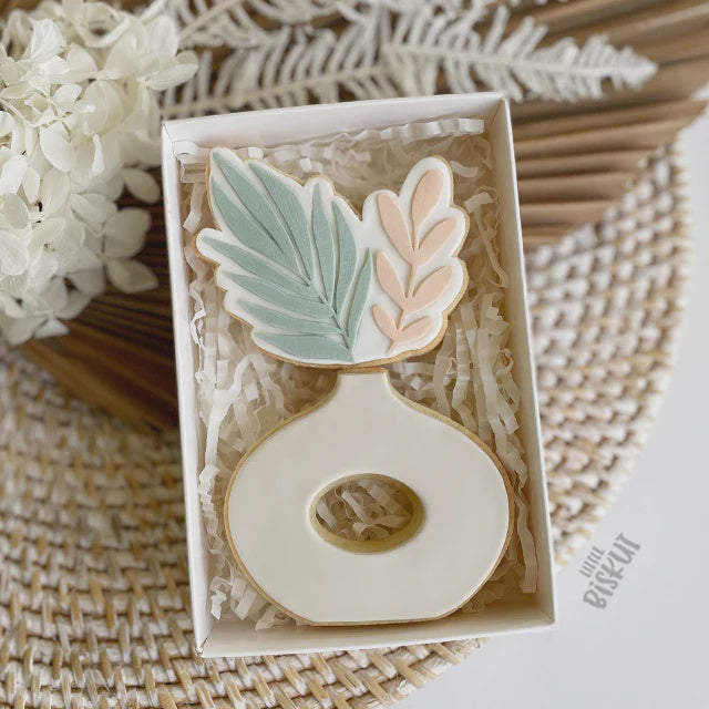 Stamp Debosser With Cutter 'Little Biskut' Round Vase