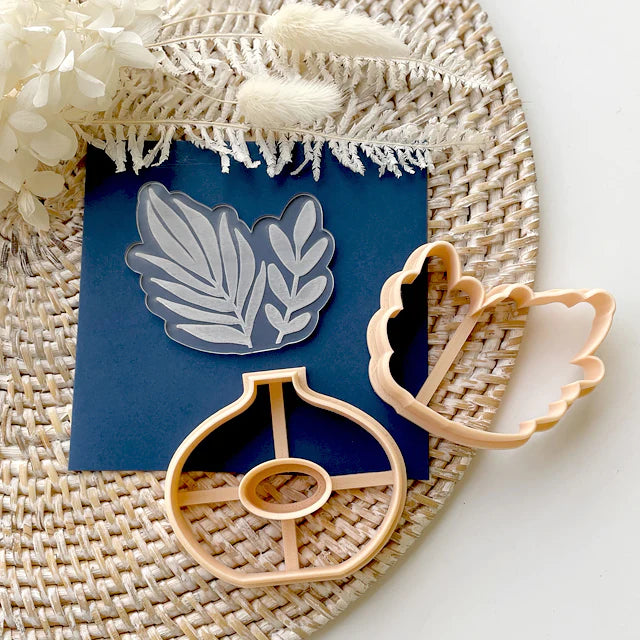 Stamp Debosser With Cutter 'Little Biskut' Round Vase