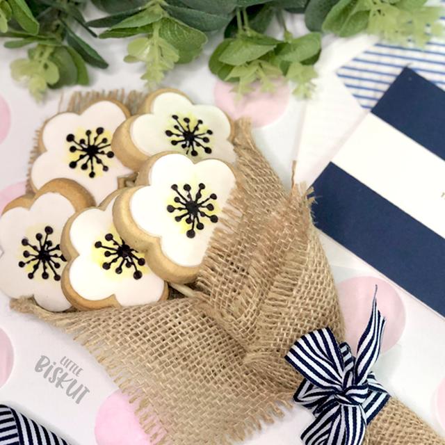 Stamp Embosser With Cutter 'Little Biskut' Open Flower