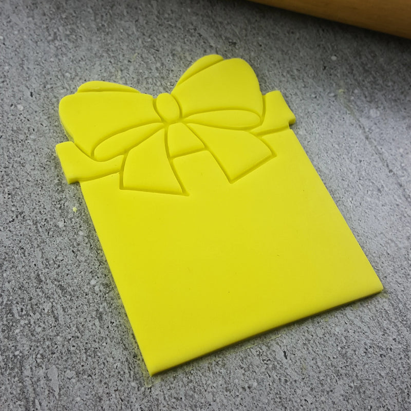 Stamp Embosser With Cutter Present