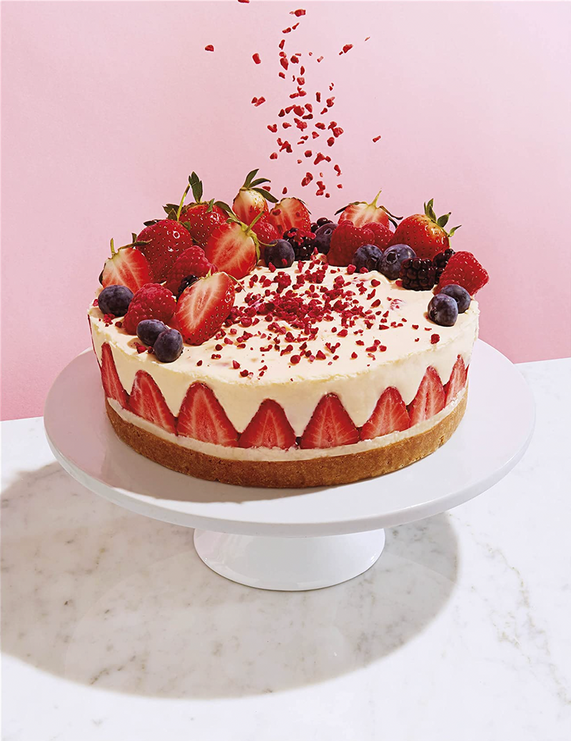 Finch Bakery: Sweet & Simple Homemade Treats And Showstopper Celebration Cakes By Lauren & Rachel Finch