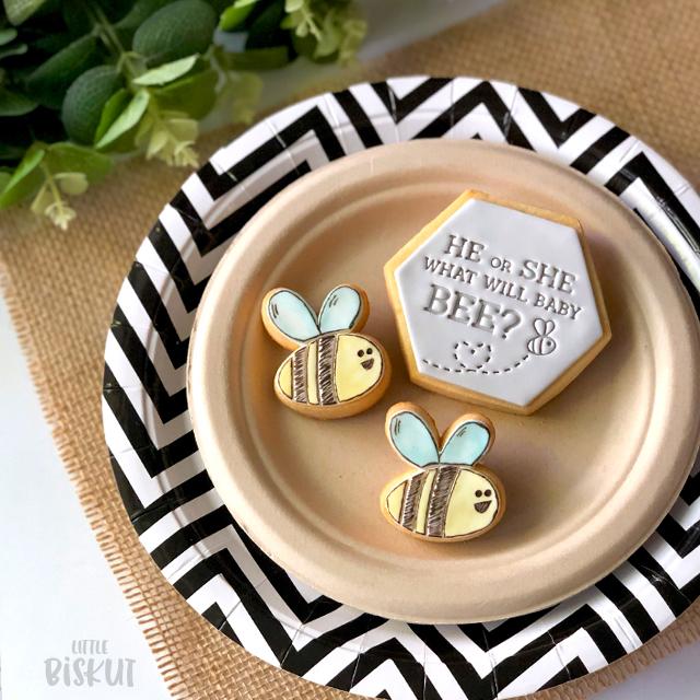 STAMP EMBOSSER 'LITTLE BISKUT' HE OR SHE WHAT WILL BABY BEE?